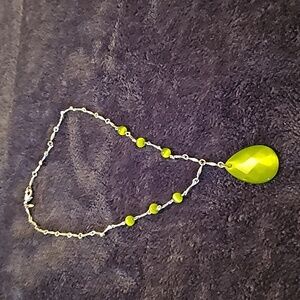 Green pendant necklace